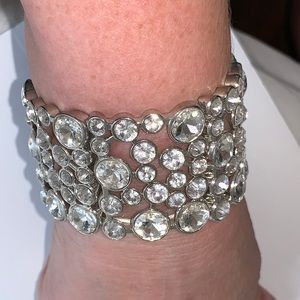Rhinestone bracelet stretch